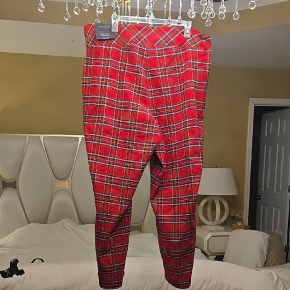 Jones New York Red Plaid Pull On Slim Leg - Picture 3 of 12